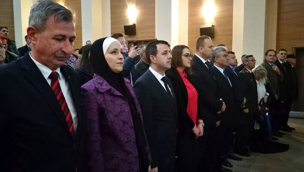 PREMIJER GANIĆ NA SVEČANOJ AKADEMIJI U VISOKOM: SAČUVATI DOSTOJANSTVO I TEKOVINE OSLOBODILAČKE BORBE ARBIH