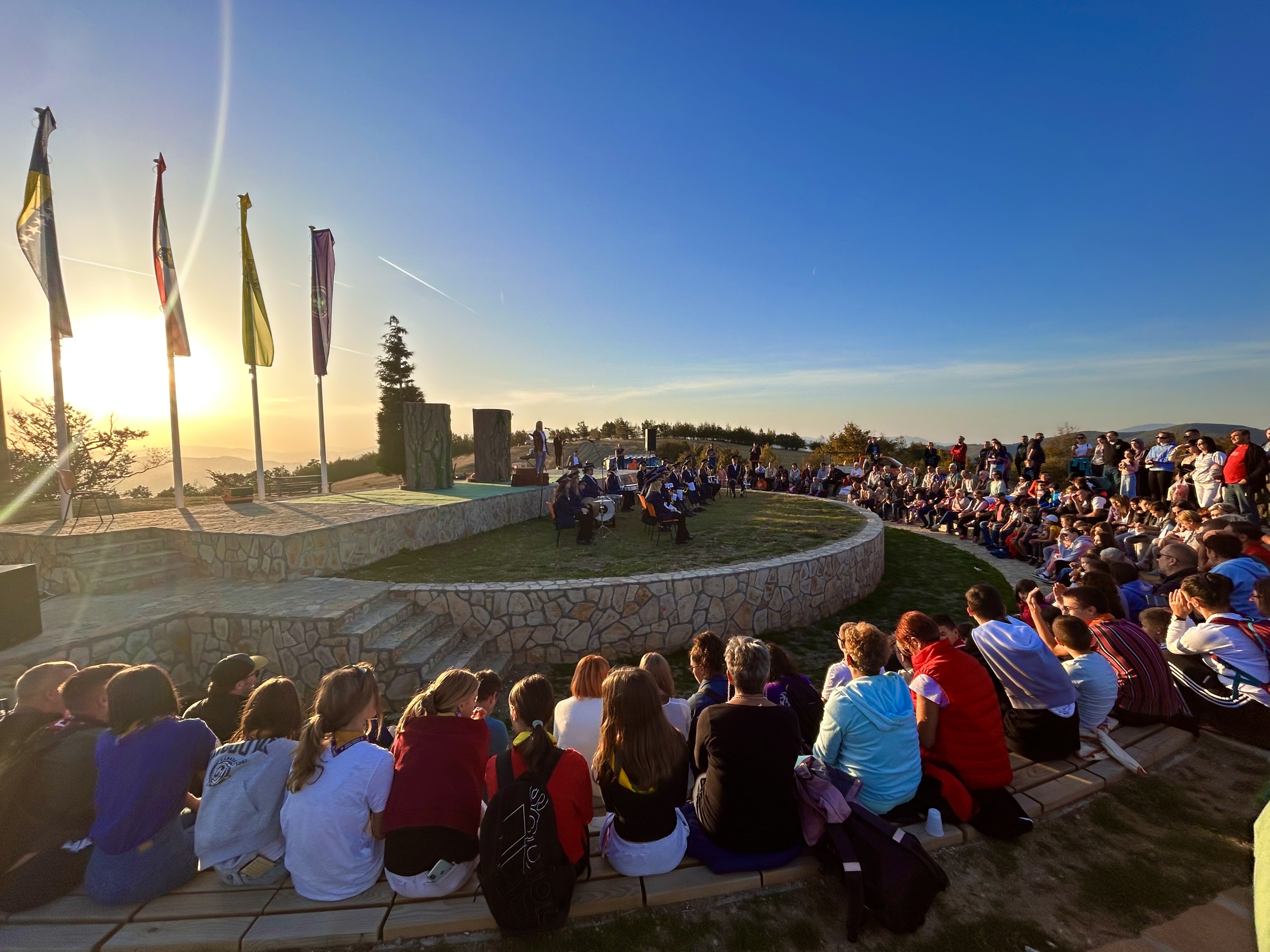 ZAVRŠENA REKONSTRUKCIJA AMFITEATRA NA IZLETIŠTU SMETOVI: PROJEKAT FINANSIRALI GRAD ZENICA I VLADA ZENIČKO-DOBOJSKOG KANTONA