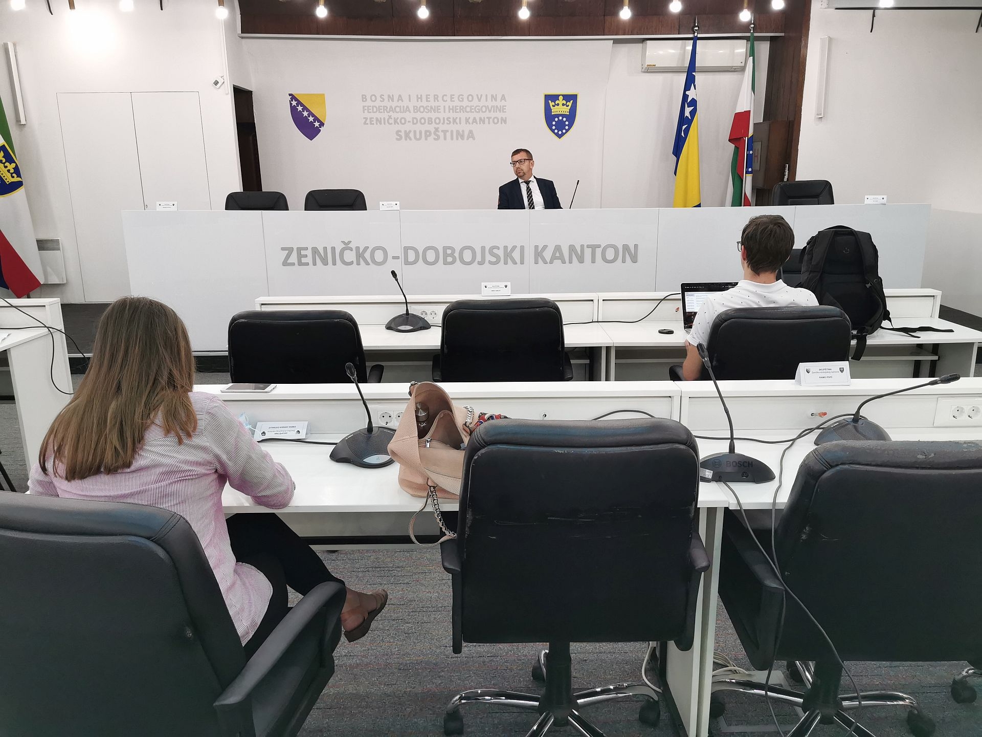 NOVA UDŽBENIČKA POLITIKA U ZDK: JEDAN PREDMET, JEDAN UDŽBENIK