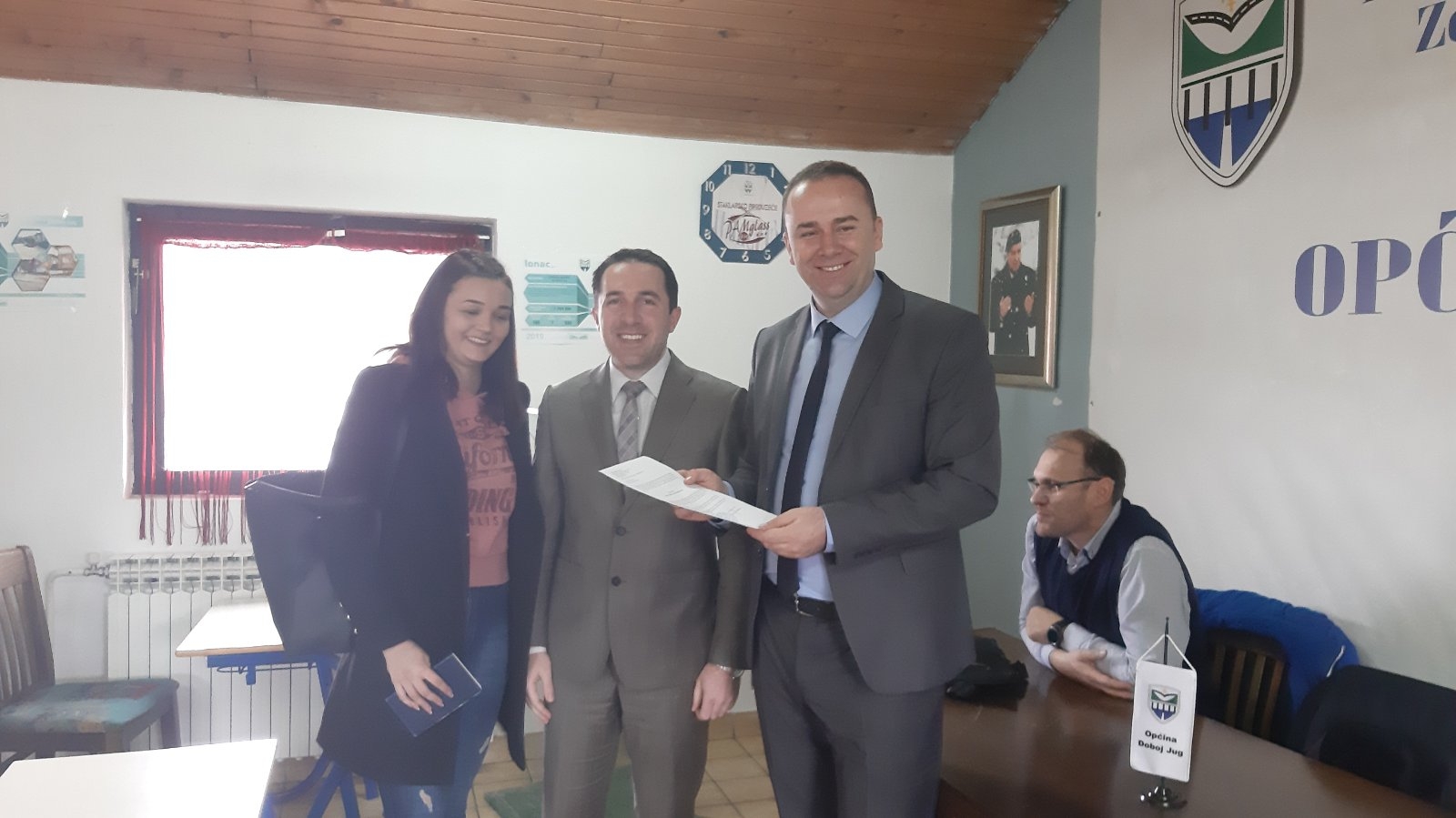 MINISTAR ZA BORAČKA PITANJA URUČIO RJEŠENJA O DODJELI STIPENDIJA STUDENTIMA U DOBOJ JUGU I USORI