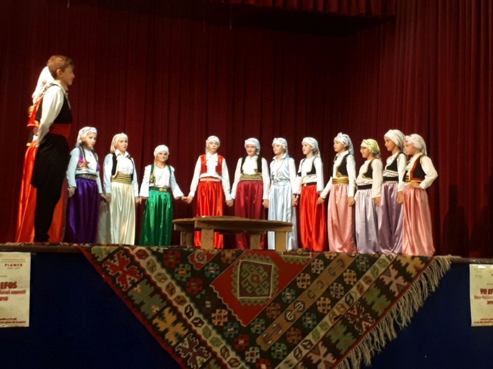 SMOTROM FOLKLORA POČELO OBILJEŽAVANJE DANA ZENIČKO-DOBOJSKOG KANTONA