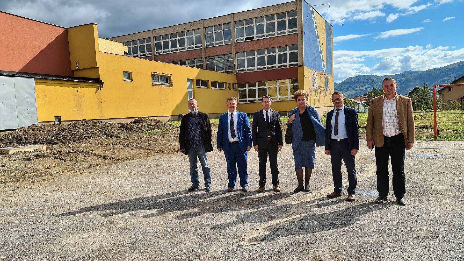 VLADA PODRŽALA PROJEKAT REKONSTRUKCIJE IGRALIŠTA ŠKOLE U PEHARAMA