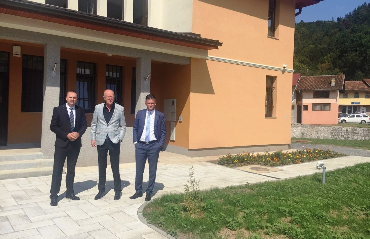 ZAVRŠENO UREĐENJE DVORIŠTA OBJEKTA ODJELJENJA SUDA U OLOVU