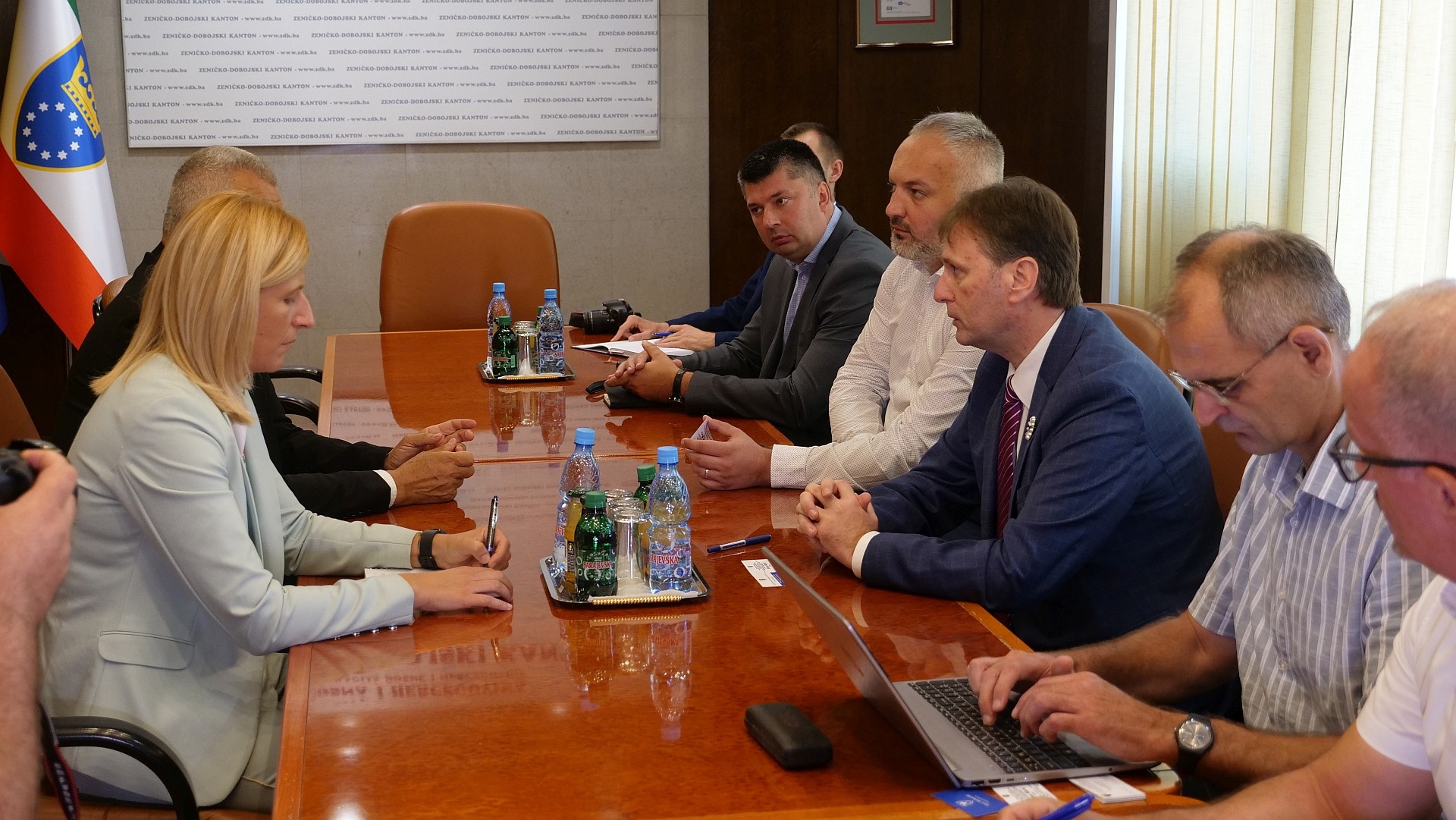 PREMIJERKA MEHMEDIĆ I MINISTAR MARIĆ RAZGOVARALI S FEDERALNIM MINISTROM POLJOPRIVREDE, VODOPRIVREDE I ŠUMARSTVA KEMALOM HRNJIĆEM