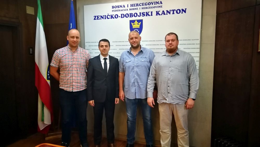 PRIJEM ZA ZENIČKE HUMANITARCE KOD PREMIJERA GANIĆA: GRADE BUNARE I DŽAMIJE U AFRICI, POMAŽU SIROMAŠNE U BIH