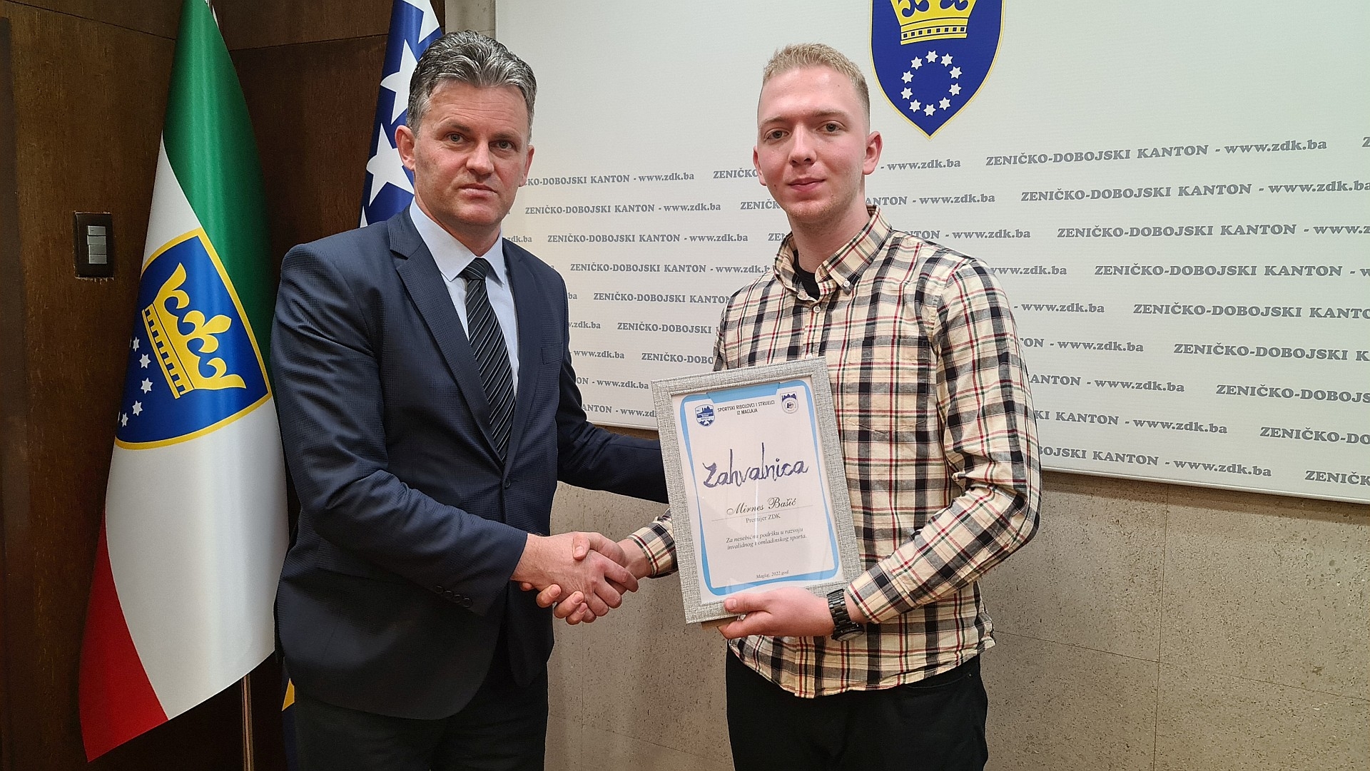 PREMIJER BAŠIĆ PRIMIO PREDSTAVNIKE SRK BOSNA I SKOSI IZ MAGLAJA: MAHIR REŠIDOVIĆ NIŽE USPJEHE U SPORTU, PRIRODNIM NAUKAMA I KNJIŽEVNOSTI