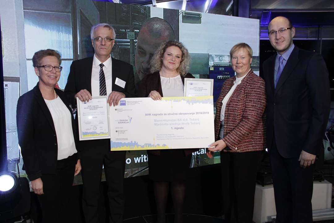 MANN+HUMMEL I JU MSŠ TEŠANJ OSVOJILI PRVU NAGRADU ZA STRUČNO OBRAZOVANJE KOJU DODJELJUJE AHK