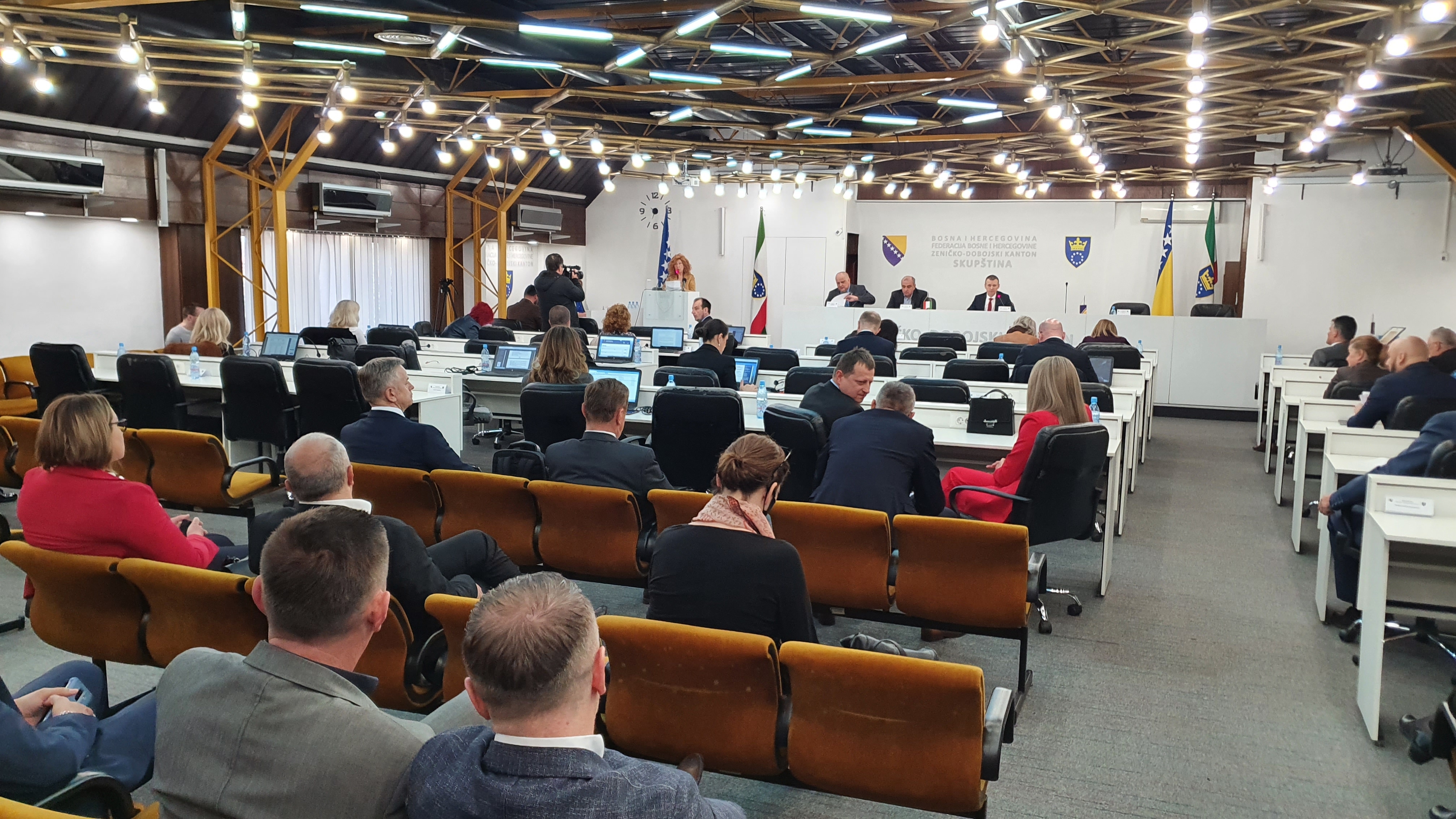 SAOPĆENJE SA 44. SJEDNICE SKUPŠTINE ZENIČKO-DOBOJSKOG KANTONA