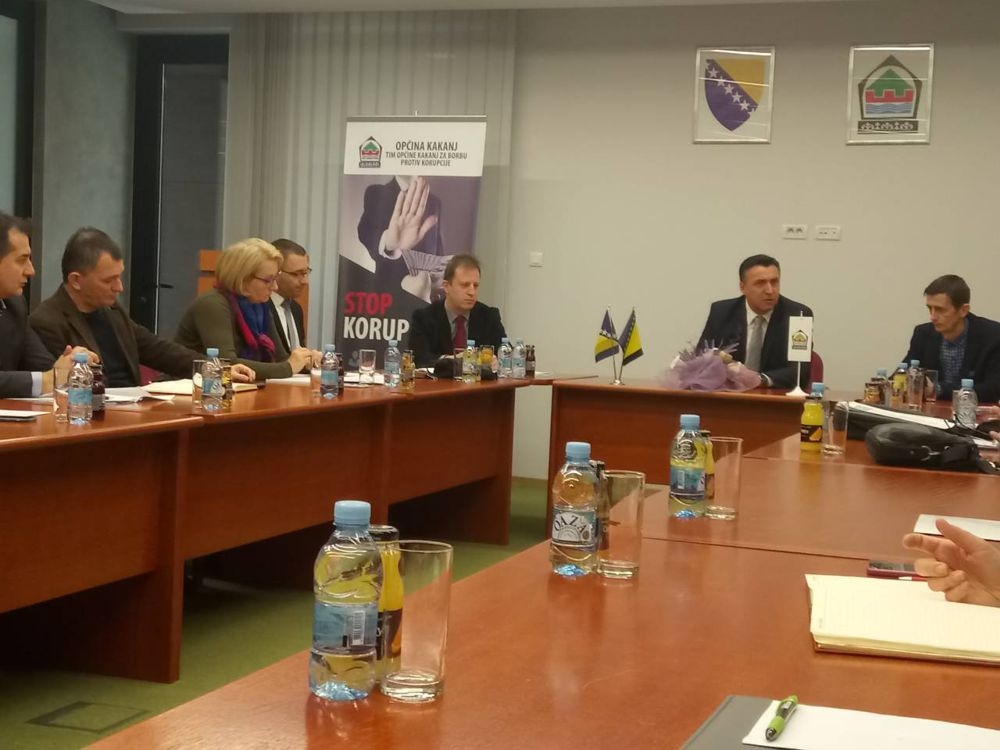 TIM VLADE ZENIČKO-DOBOJSKOG KANTONA ZA BORBU PROTIV KORUPCIJE  PRISUSTVOVAO OKRUGLOM STOLU U KAKNJU