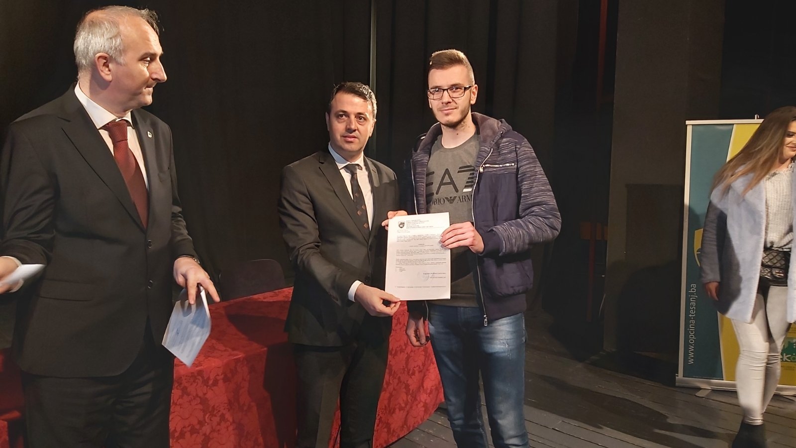 STUDENTIMA IZ TEŠNJA URUČENA RJEŠENJA O DODJELI BORAČKIH STIPENDIJA