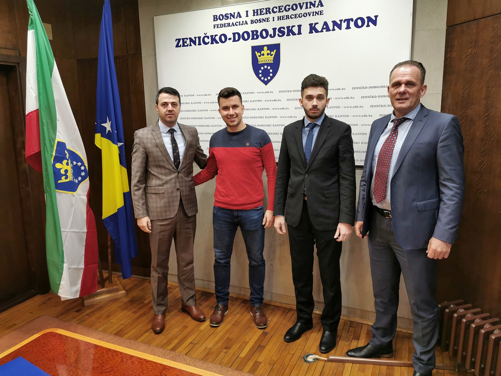 POTPISANI UGOVORI ZA MODERNIZACIJU PUT MOŠTRE-VISOKO I IZGRADNJU MOSTA U KRALJEVOJ SUTJESCI