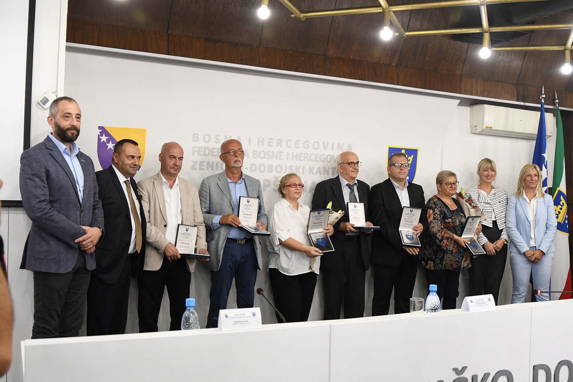 OBILJEŽEN DAN KANTONA: POČAST PATRIOTAMA, PRIJEM ZA BRANILAČKA UDRUŽENJA I SVEČANA SJEDNICA SKUPŠTINE ZENIČKO-DOBOJSKOG KANTONA