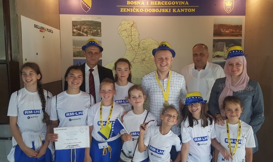 BALETNI STUDIO „ARS“ SA PREDSJEDAVAJUĆIM SKUPŠTINE I MINISTROM U VLADI ZENIČKO-DOBOJSKOG KANTONA