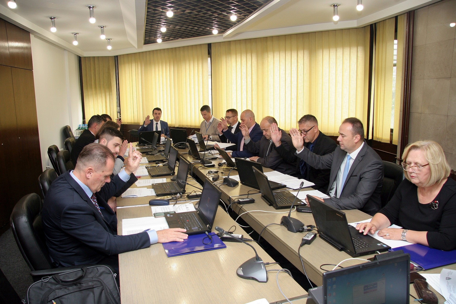 VLADA USVOJILA UREDBU O POSTUPKU PRIJEMA U RADNI ODNOS U JAVNOM SEKTORU ZDK – BIRA SE PRVORANGIRANI KANDIDAT