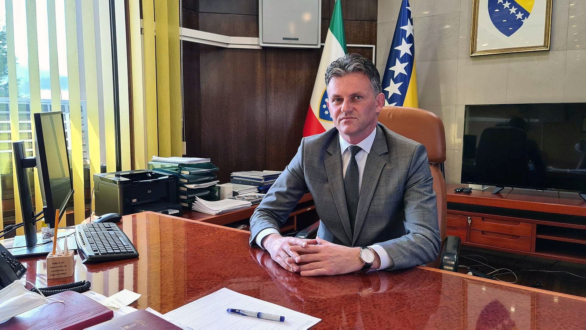 PREMIJER BAŠIĆ I PREDSJEDAVAJUĆI HUSKIĆ ČESTITALI KURBAN BAJRAM