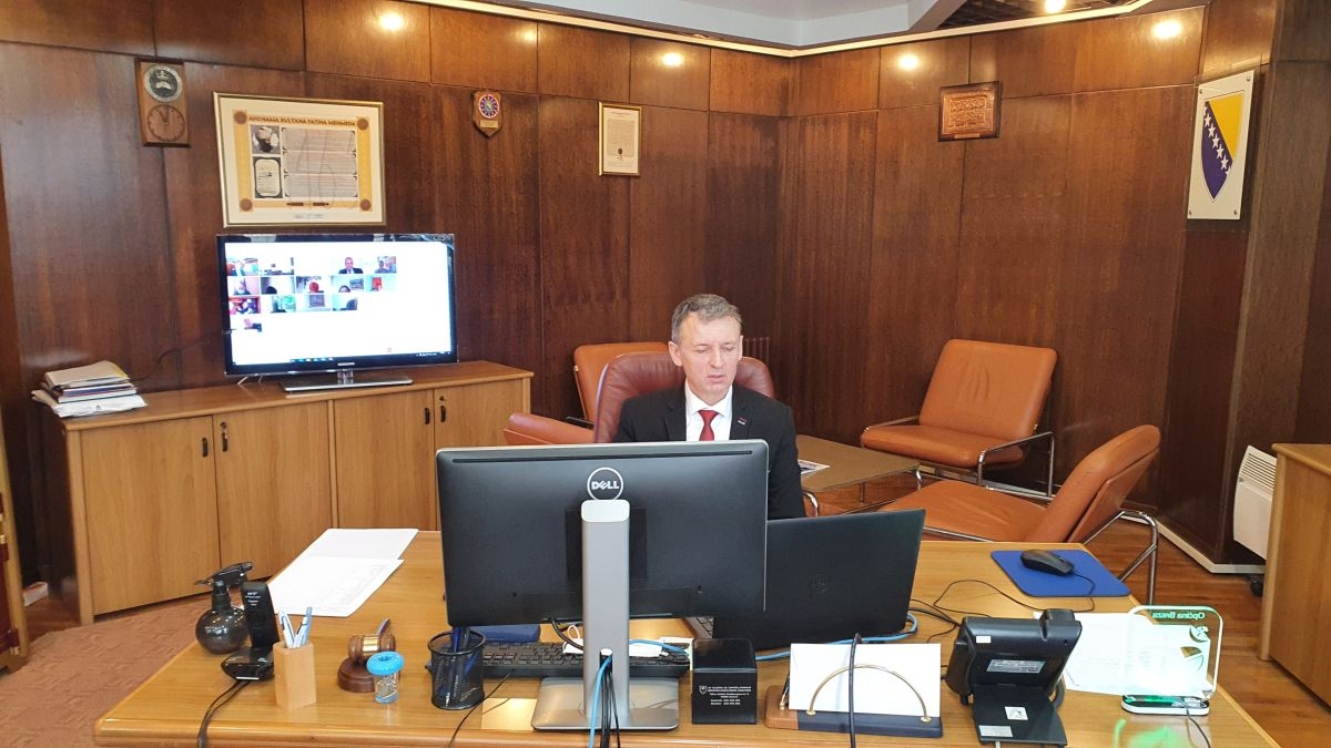 SAOPĆENJE SA 33. (HITNE) SJEDNICE SKUPŠTINE