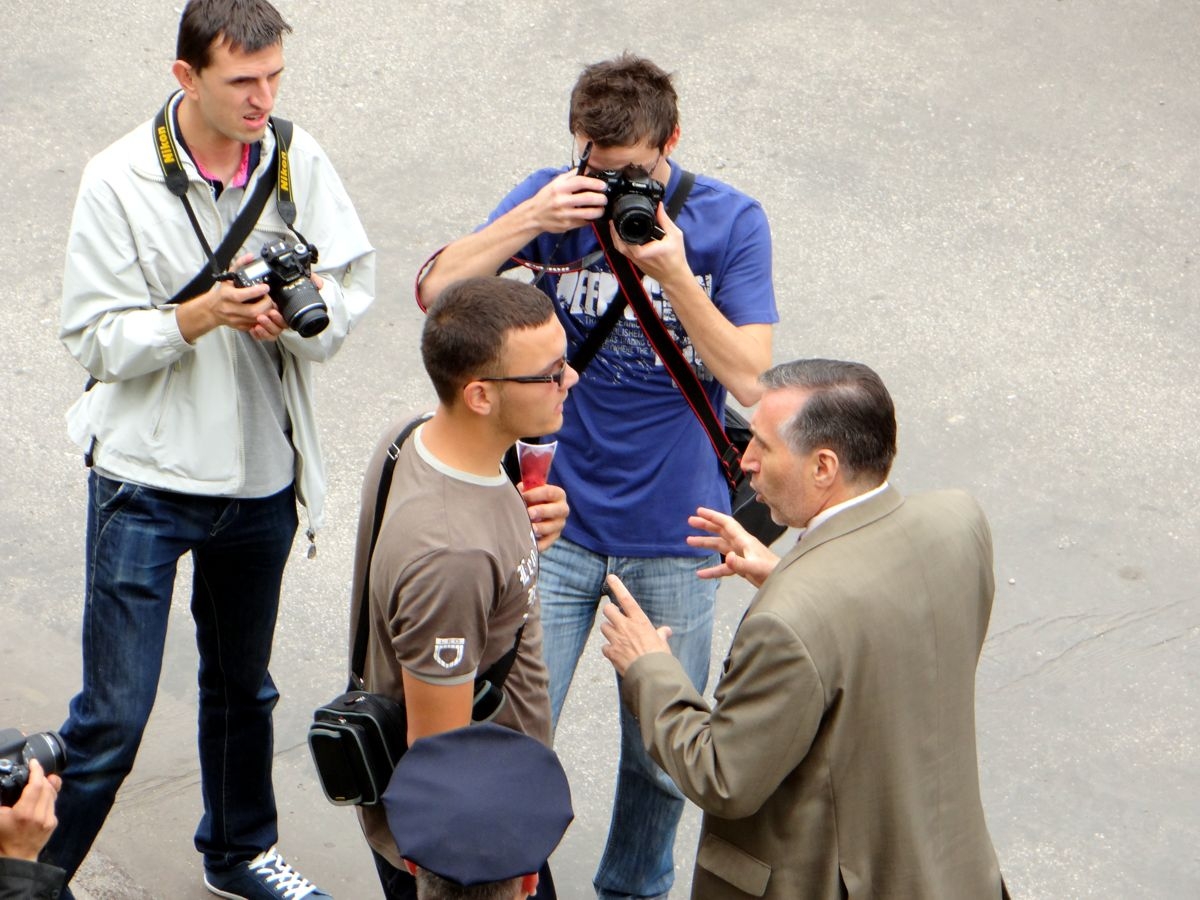 Premijer Plevljak osigurao prijevoz neformalnoj grupi Zeničana za odlazak na mirne proteste u Sarajevo