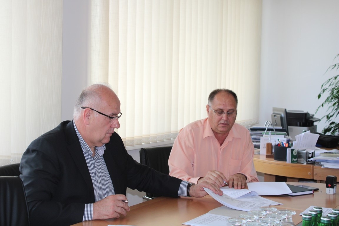 POTPISAN TROGODIŠNJI KOLEKTIVNI UGOVOR O PRAVIMA I OBAVEZAMA POSLODAVCA I RADNIKA JP"ŠPD ZDK"D.O.O. ZAVIDOVIĆI