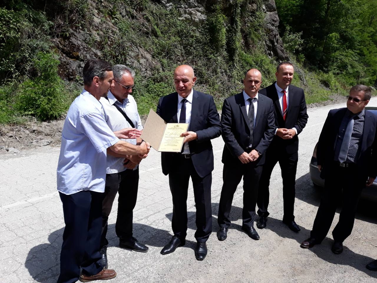 PREMIJER GALIJAŠEVIĆ I ČLANOVI VLADE ZENIČKO-DOBOJSKOG KANTONA OBIŠLI GRADILIŠTE NA REGIONALNOJ CESTI NEMILA-BISTRIČAK