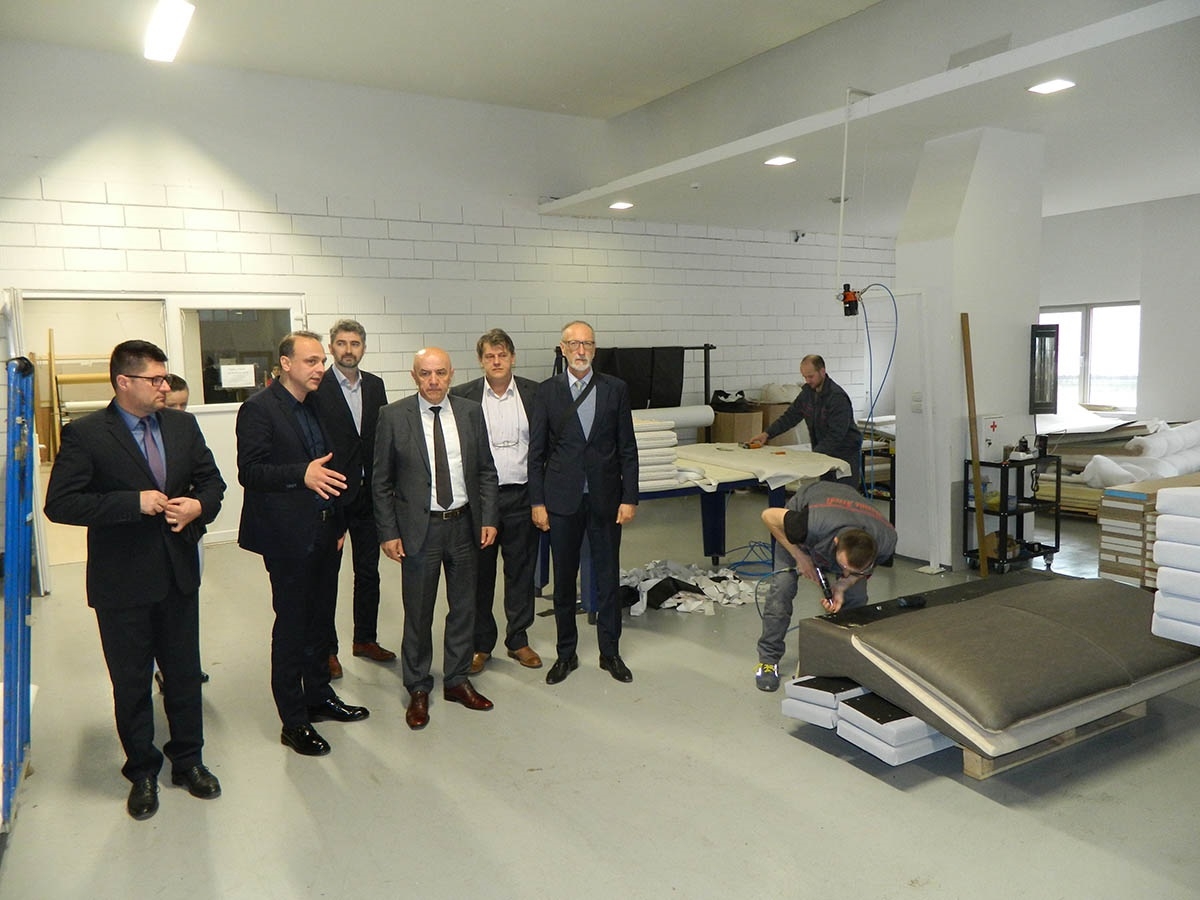 PREMIJER GALIJAŠEVIĆ: NASTAVLJAMO SA PREKVALIFIKACIJAMA, DOSADAŠNJI REZULTAT SAMO JEDNOG PROJEKTA 22 NOVO-ZAPOSLENE OSOBE