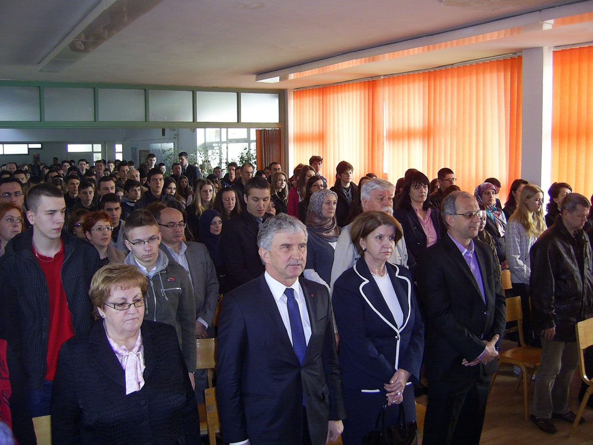 Ministar Trifunović u Visokom ozvaničio početak kantonalnog takmičenja iz matematike za srednje škole ZDK