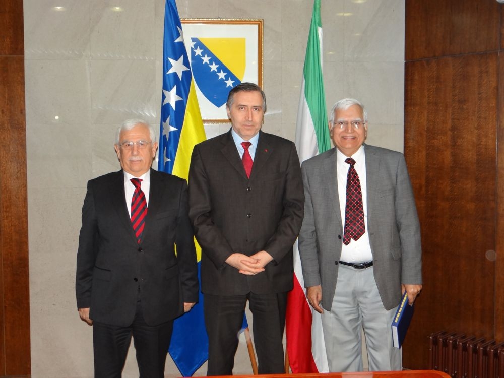 Stari i novi direktor Natron Hayata kod premijera Plevljaka