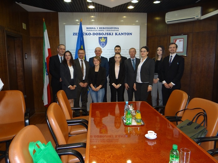 PREMIJER GALIJAŠEVIĆ PRIMIO STUDENTE PRAVNOG FAKULTETA UNZE KOJI SU UČESTVOVALI NA SVJETSKOM TAKMIČENJU IZ OBLASTI ARBITRAŽE