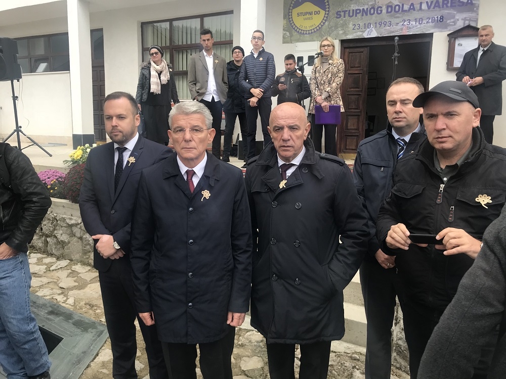 PREMIJER GALIJAŠEVIĆ PRISUSTVOVAO OBILJEŽAVANJU 25.GODIŠNJICE STRADANJA CIVILA BOŠNJAČKE NACIONALNOSTI U STUPNOM DOLU