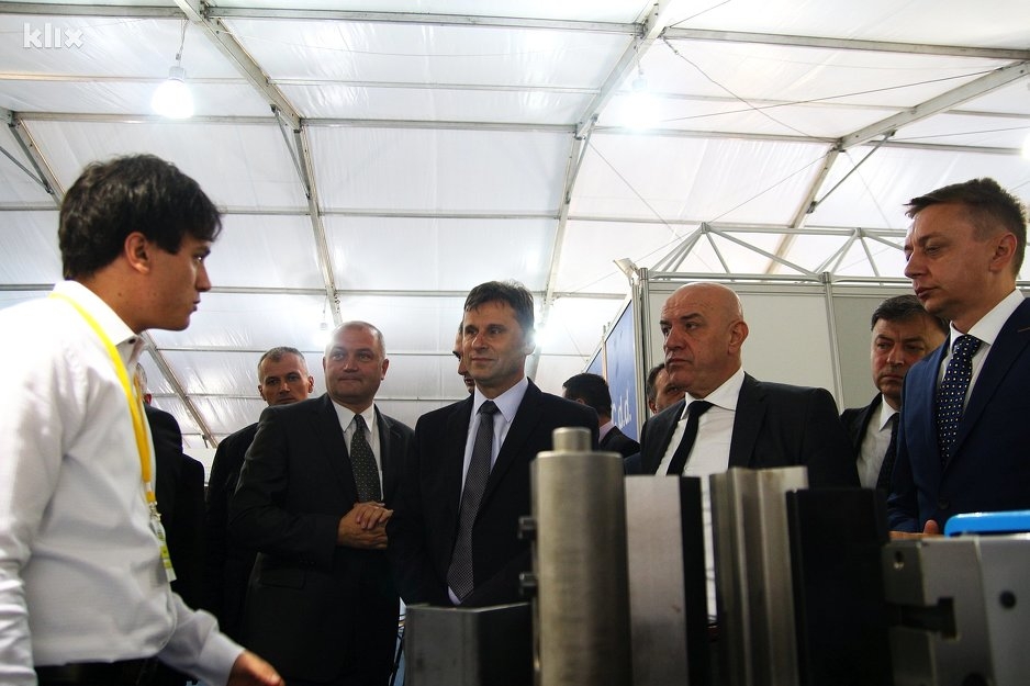 GOVOR PREMIJERA NA 22. GENERALNOM  BH SAJMU ZEPS 2015 ZENICA