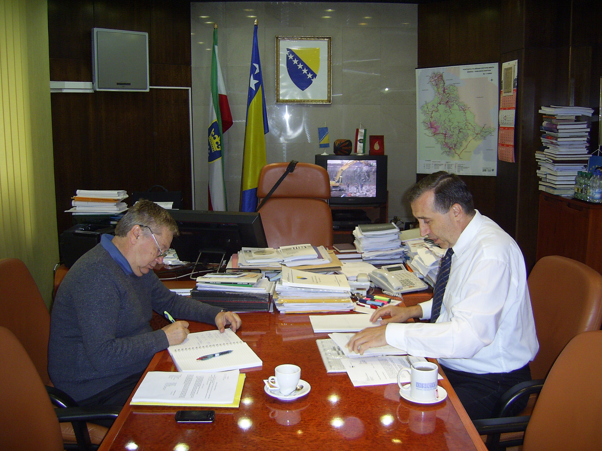 predsjedavajući Sretko Radišić i premijer Fikret Plevljak