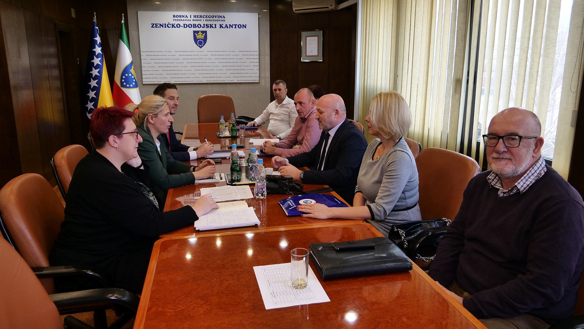 VLADA I SINDIKATI ZAPOČELI KONSULTACIJE O UTVRĐIVANJU OSNOVICE I PLATNOG BODA