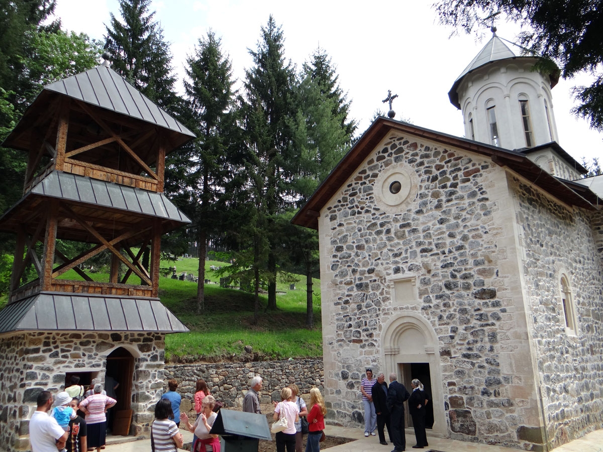 Delegacija ZDK na vaskršnjoj liturgiji u Vozućici
