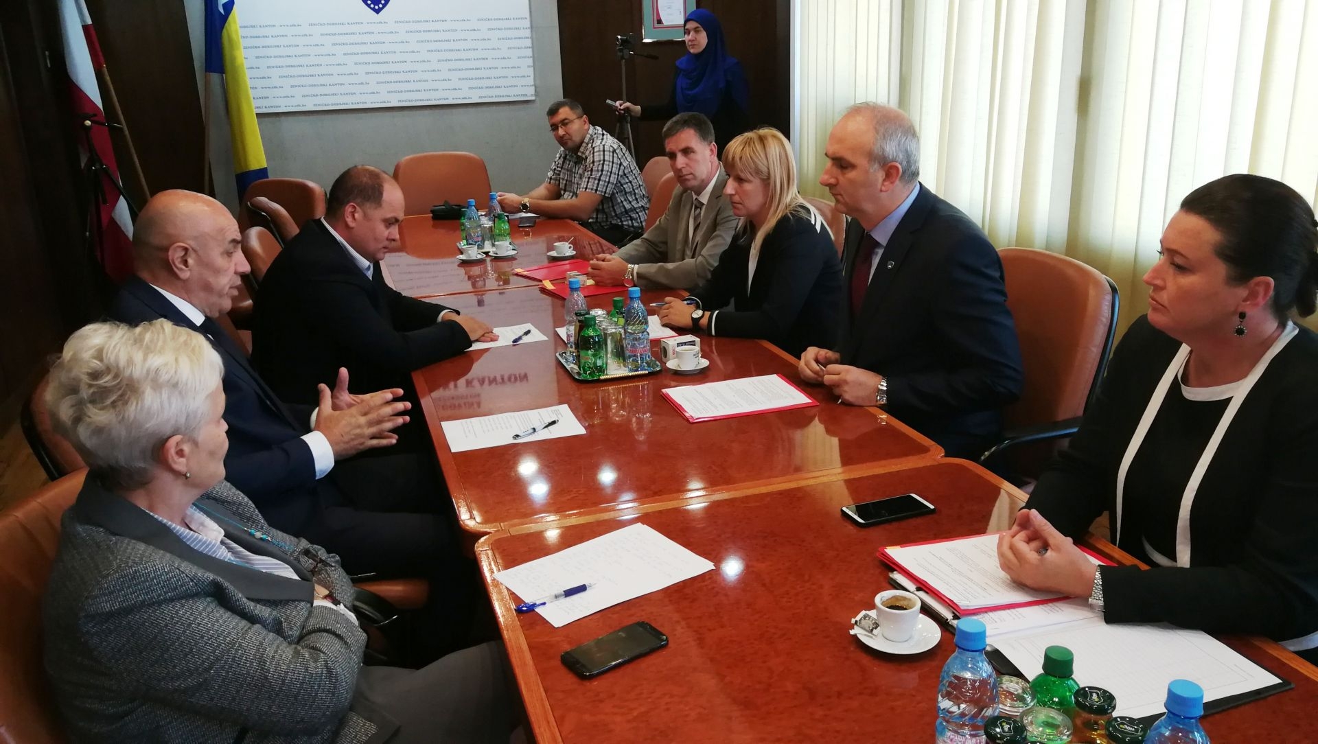 UNAPREĐENJE POSLOVNOG AMBIJENTA U LOKALNIM ZAJEDNICAMA: POTPISANI UGOVORI ZA IZGRADNJU I RAZVOJ POSLOVNIH ZONA U ZDK