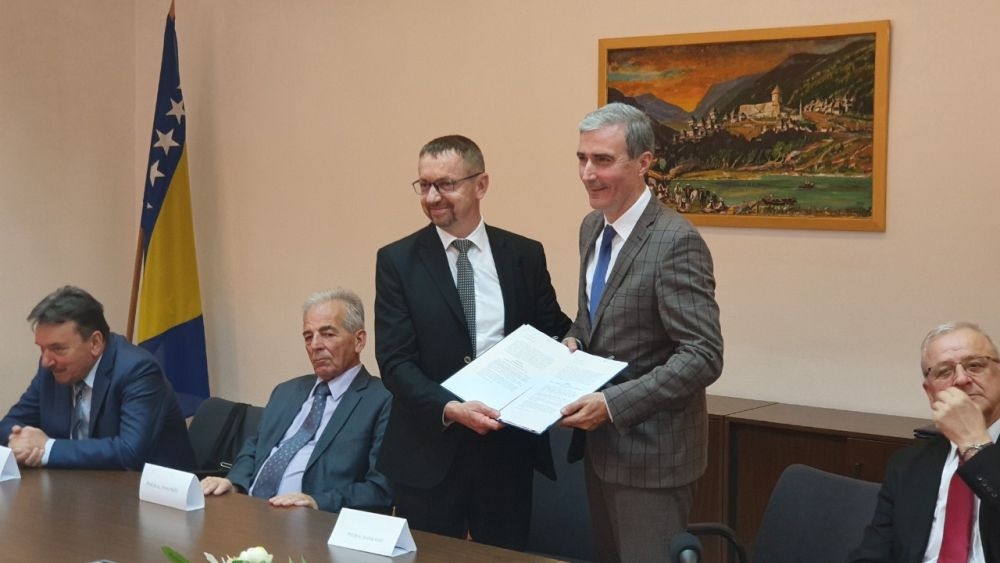 UNIVERZITET U ZENICI PRVI I JEDINI REAKREDITIRANI UNIVERZITET U FEDERACIJI BIH