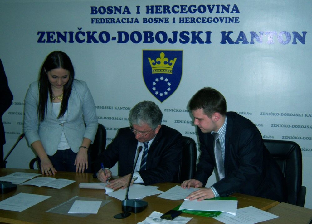 Potpisan  Memorandum o poboljšanju položaja srednjoškolaca