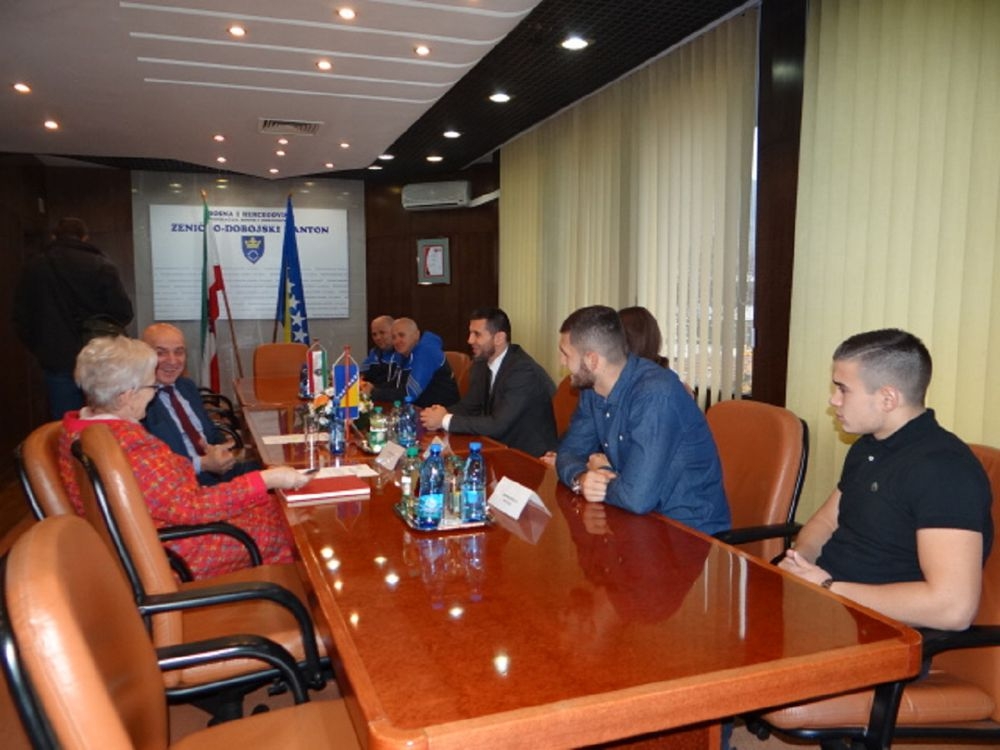 MIRALEM GALIJAŠEVIĆ, PREMIJER ZENIČKO-DOBOJSKOG KANTONA PRIMIO OSVAJAČE MEDALJA, REPREZENTATIVCE BiH U KICKBOXINGU