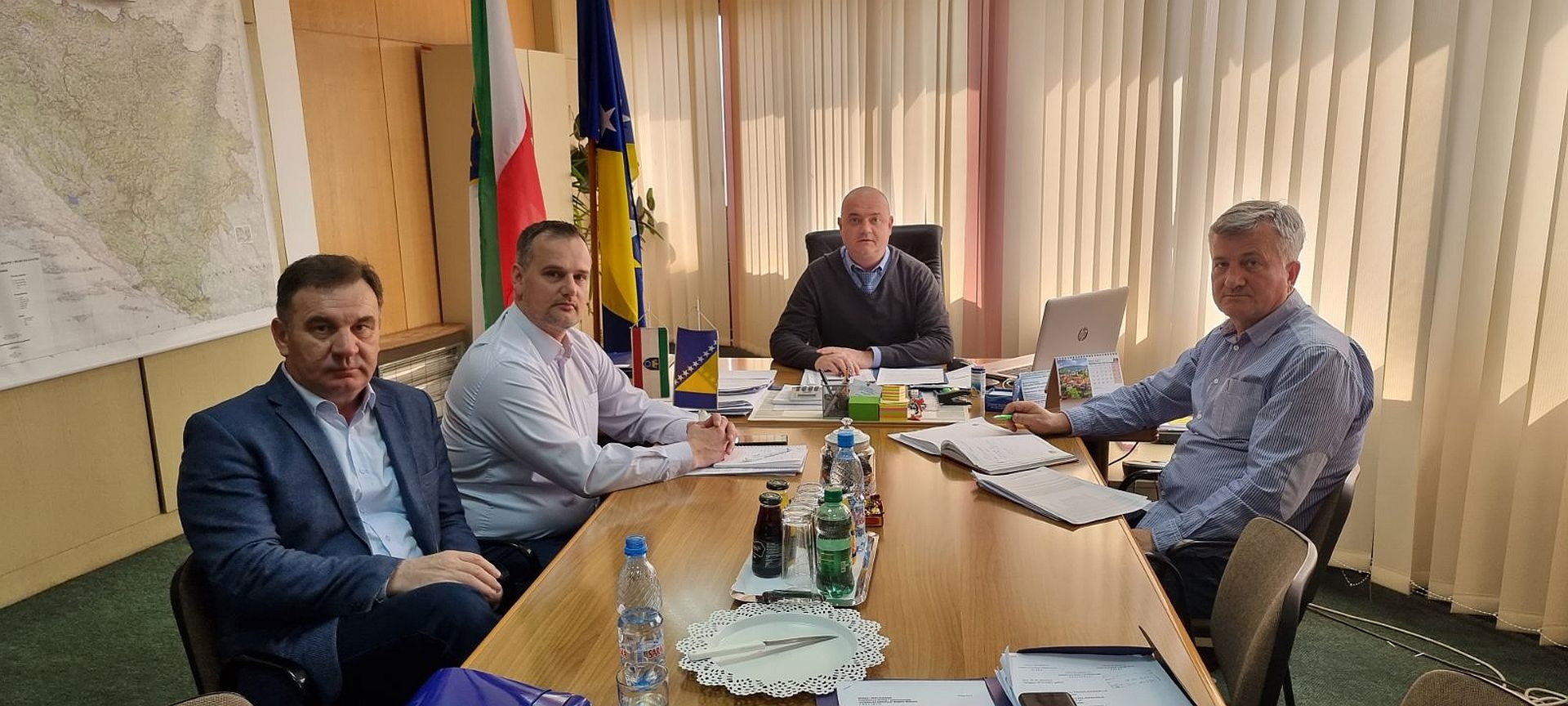 BAVRKA I HADŽIĆ RAZGOVARALI O DISTRIBUCIJI GORIVA ZA PROLJETNU SJETVU: FEDERALNA DIREKCIJA ROBNIH REZERVI PLANIRA OTKUPITI VIŠAK POLJOPRIVREDNIH PROIZVODA