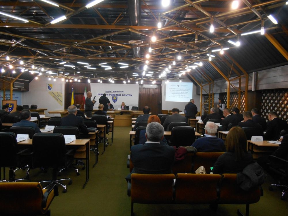 PREDSTAVLJEN PREDNACRT REVIDIRANE STRATEGIJE RAZVOJA ZENIČKO-DOBOJSKOG KANTONA ZA PERIOD 2016.-2020.