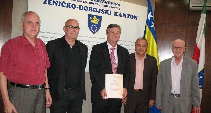 CRVENI KRST JE POSEBAN