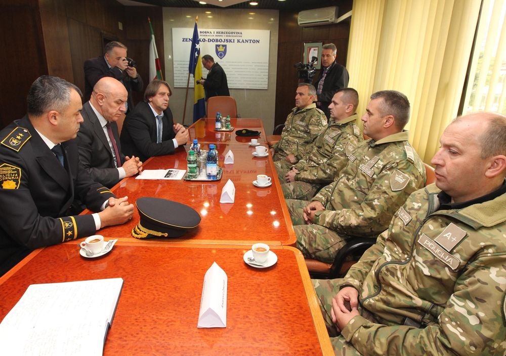 PREMIJER PRIMIO POLICAJCE-HEROJE