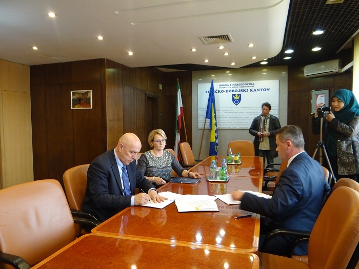 POTPISAN MEMORANDUM O RAZUMIJEVANJU I SARADNJI U OBLASTI PREVENCIJE KORUPCIJE I KOORDINACIJE BORBE PROTIV KORUPCIJE IZEMEĐU VLADE ZENIČKO-DOBOJSKOG KANTONA I AGENCIJE ZA PREVENCIJU KORUPCIJE I KOORDINACIJU BORBE PROTIV KORUPCIJE