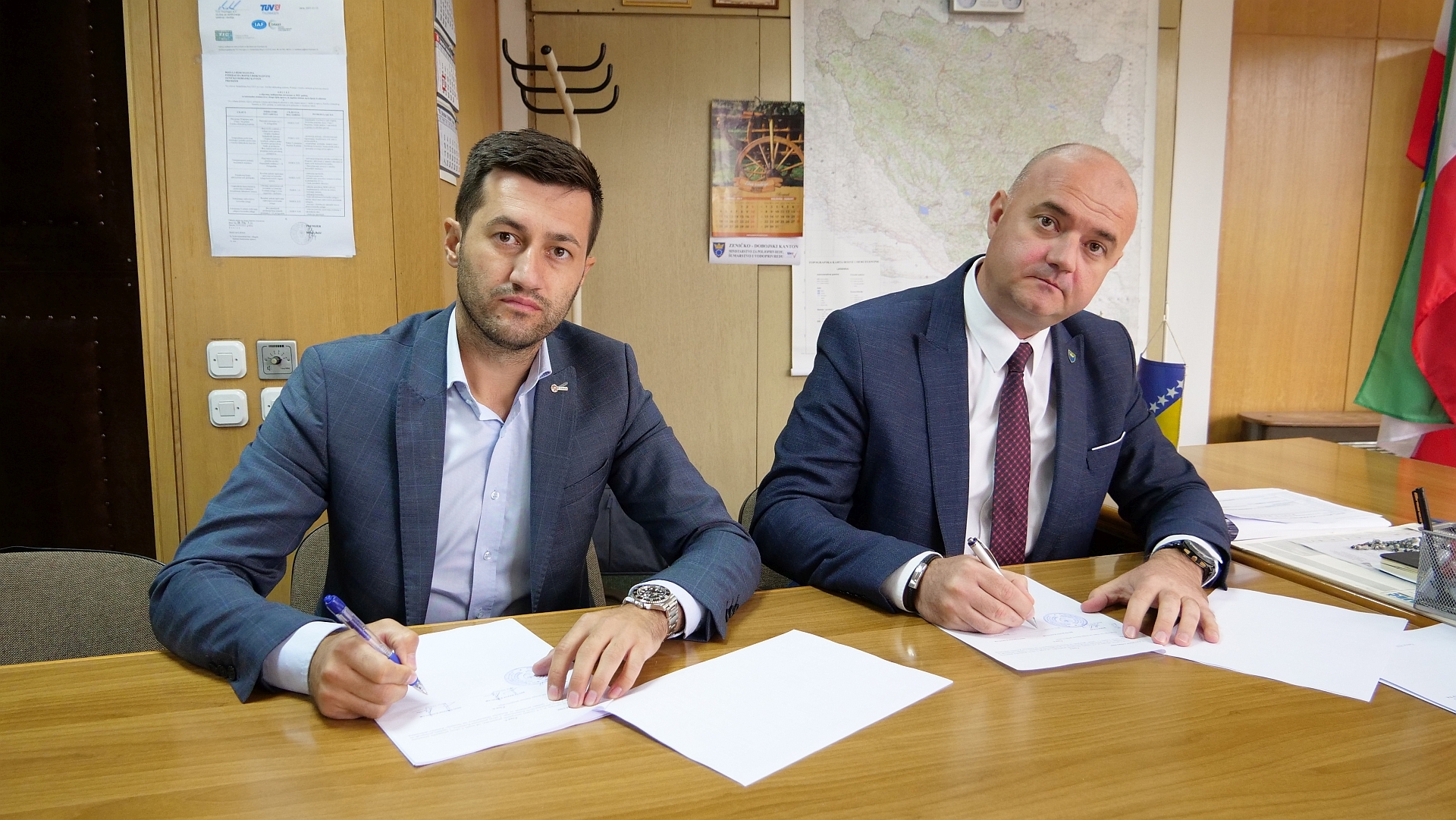 POTPISAN UGOVOR O PRIJENOSU PRAVA I OBAVEZA IZ UGOVORA O KONCESIJI SA PRIVREDNOG DRUŠTVA „TEŠANJSKI KISELJAK“ d.o.o. TEŠANJ NA PRIVREDNO DRUŠTVO „OAZA“ d.o.o. TEŠANJ