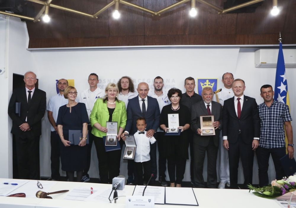 SVEČANO OBILJEŽEN DAN ZENIČKO-DOBOJSKOG KANTONA