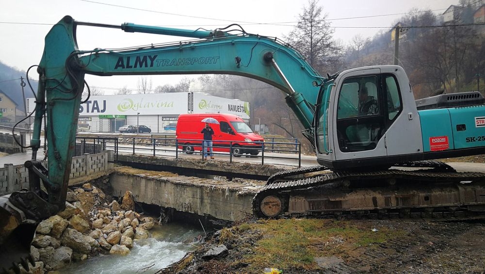 POČINJE REKONSTRUKCIJA REGIONALNE CESTE ČAJDRAŠ-OVNAK: GRAD ZENICA MORA UBRZATI IZGRADNJU KANALIZACIJE I VODOVODA