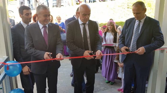 PREMIJER MIRALEM GALIJAŠEVIĆ PRISUSTVOVAO SVEČANOSTI POVODOM ZAVRŠETKA RADOVA NA OBJEKTU OŠ "VAREŠ MAJDAN", VAREŠ