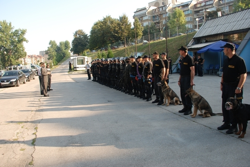 Premijer Plevljak obišao Jedinicu policije za podršku MUP-a ZDK