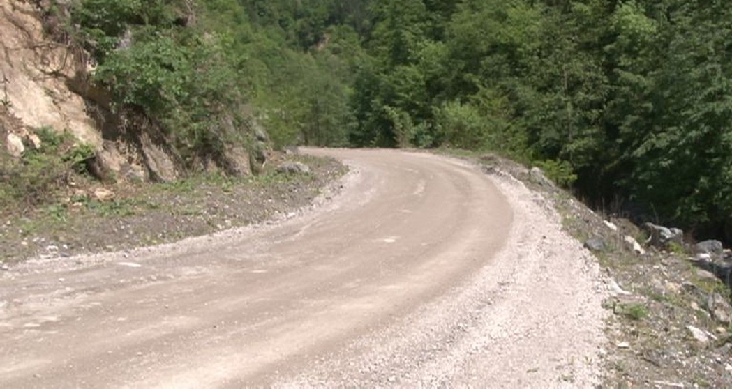 UPRAVA GRADA ZENICE USPORAVA DRUGOSTEPENI POSTUPAK I NASTAVAK RADOVA NA SANACIJI PUTA NEMILA-BISTRIČAK