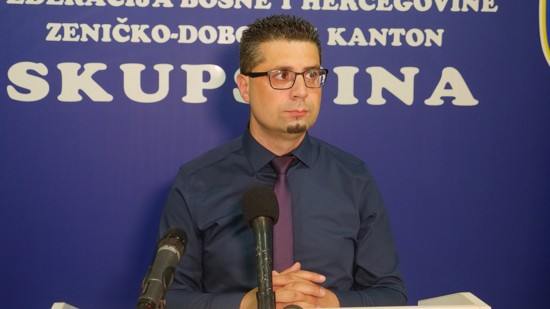 SKUPŠTINA USVOJILA NACRTE ZAKONA O JAVNIM PRIREDBAMA I ZAKONA O MIRNOM OKUPLJANJU