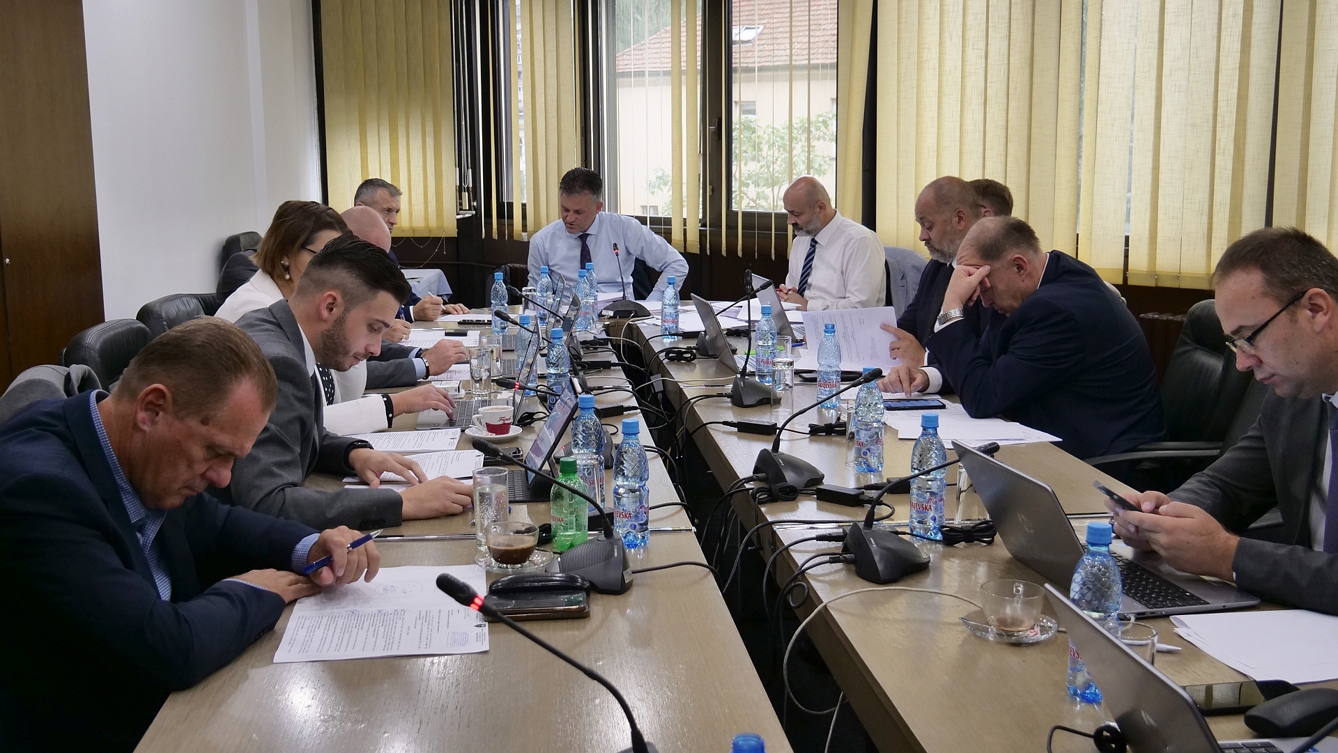 VLADA ZDK USVOJILA IZMJENE I DOPUNE DVIJE UREDBE: EGZISTENCIJALNA NAKNADA POVEĆANA SA 4 NA 5 KM