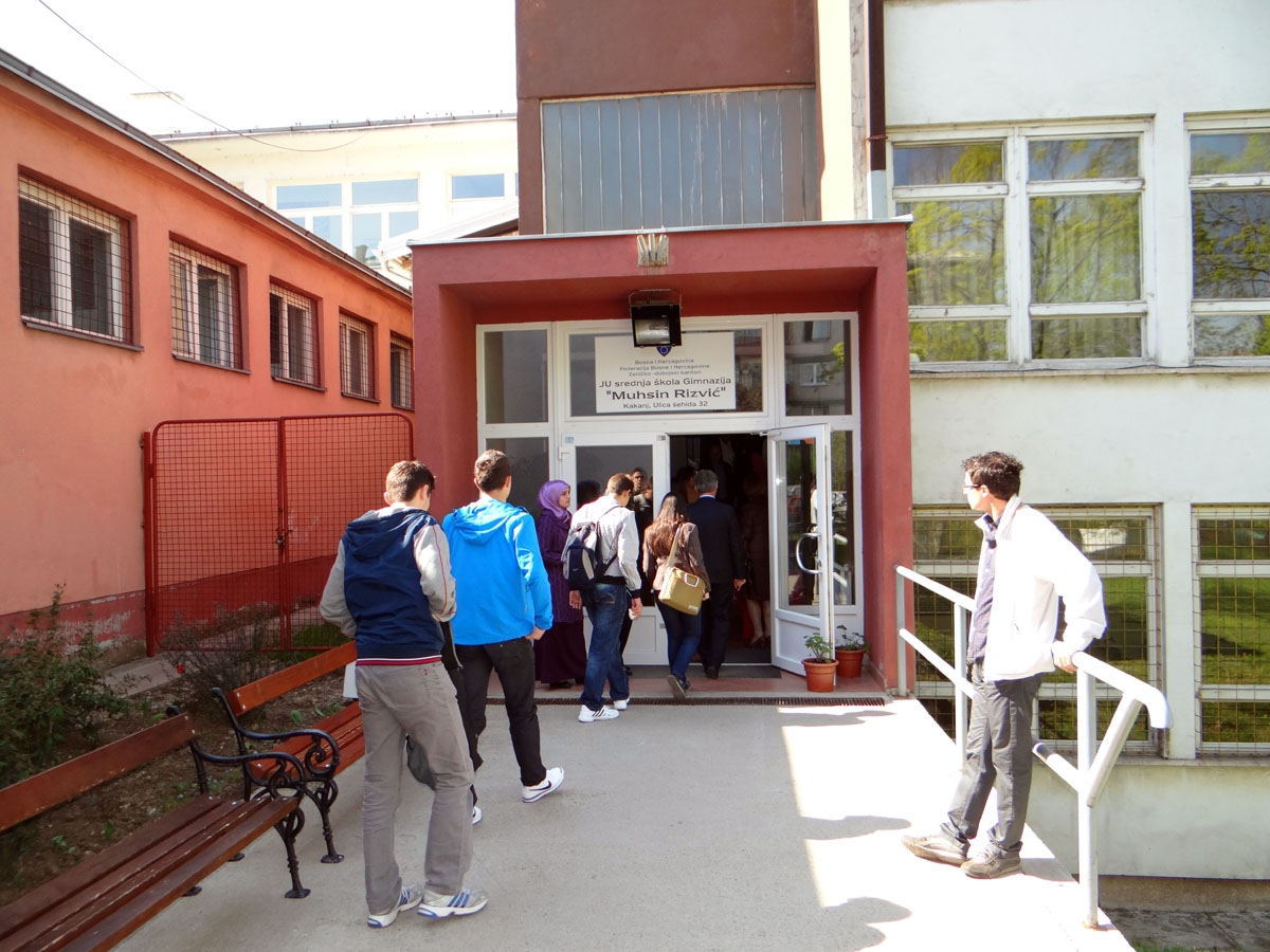 Premijer Plevljak i ministar Trifunović podržali mlade fizičare na kantonalnom i federalnom takmičenju u Kaknju